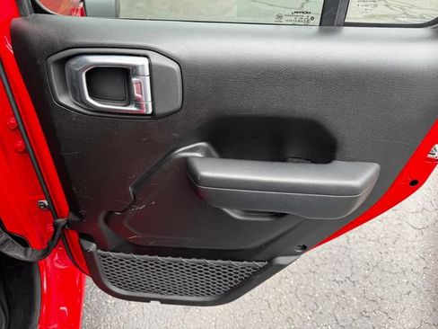 Used 2024 Jeep Wrangler Unlimited Sport AWD/4WD image 15