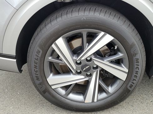 Certified 2026 Genesis GV70 3.5T Sport Advanced AWD/4WD image 27