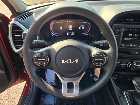 Used 2025 Kia Soul LX w/ LX Technology Package FWD image 31
