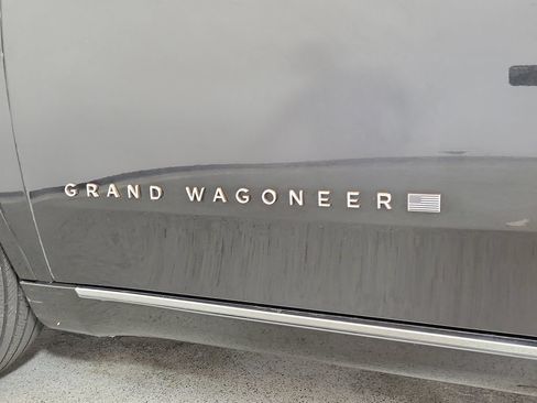 Used 2022 Jeep Grand Wagoneer Series III w/ Rear Seat Video Group 1 AWD/4WD image 8