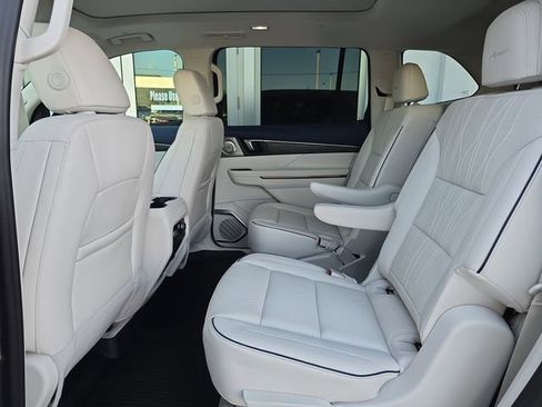 New 2026 Buick Enclave Avenir w/ Super Cruise Package FWD image 15