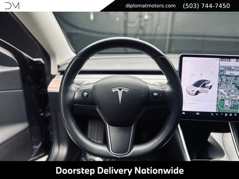 Used 2018 Tesla Model 3 Long Range RWD image 28