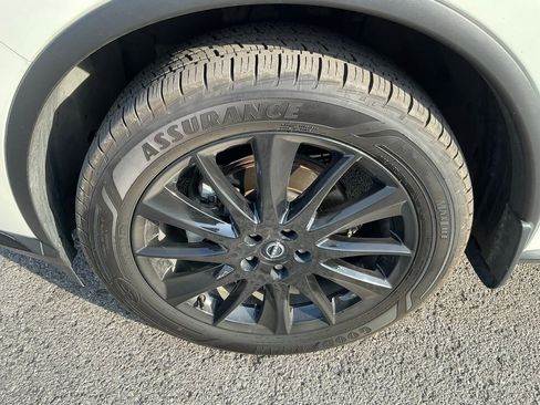 Used 2023 Nissan Murano SV w/ SV Midnight Edition Package image 12