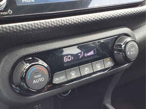 Certified 2021 Nissan Kicks SV FWD image 18
