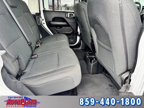 Used 2026 Jeep Wrangler Unlimited Sahara AWD/4WD image 39