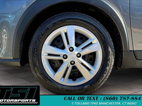 Used 2022 Nissan Kicks S image 9