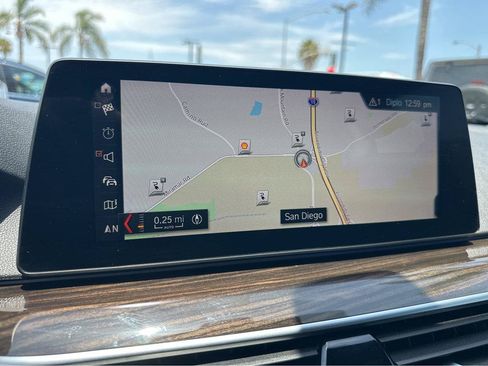 Used 2019 BMW 530e w/ Premium Package RWD image 4