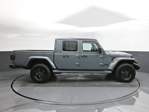 New 2025 Jeep Gladiator Sport image 26