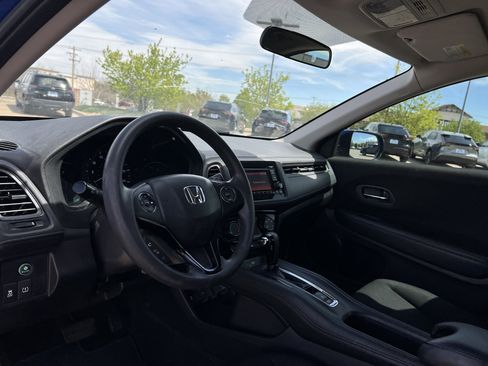 Used 2018 Honda HR-V LX image 24