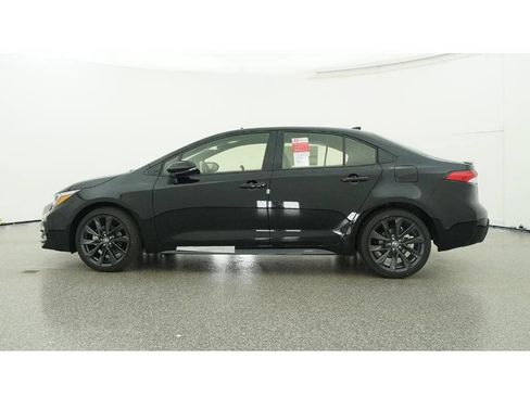 Used 2026 Toyota Corolla SE FWD image 24