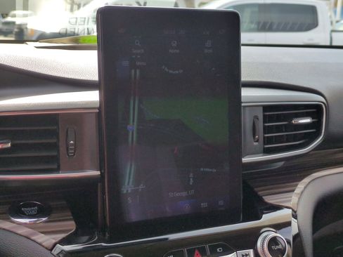 Used 2022 Ford Explorer Limited w/ Limited Technology Package image 23