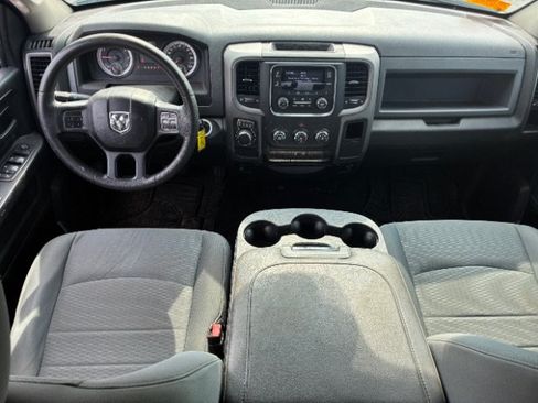 Used 2014 RAM 1500 Express RWD image 3