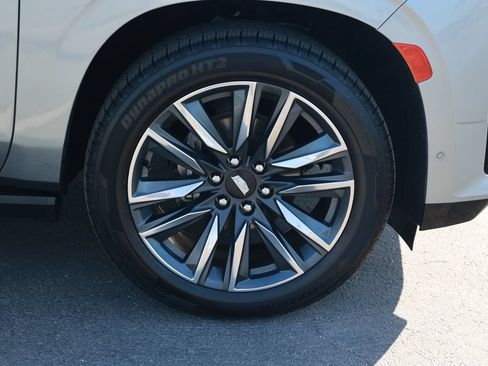 Used 2023 Cadillac Escalade ESV Sport Platinum w/ Heavy-Duty Trailer Package AWD/4WD image 10