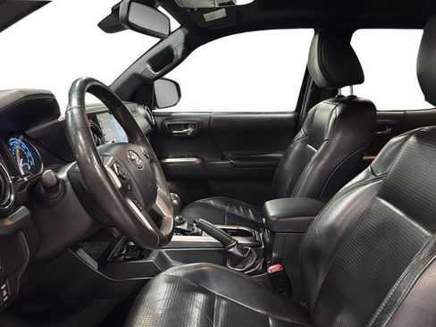Used 2020 Toyota Tacoma Limited AWD/4WD image 23