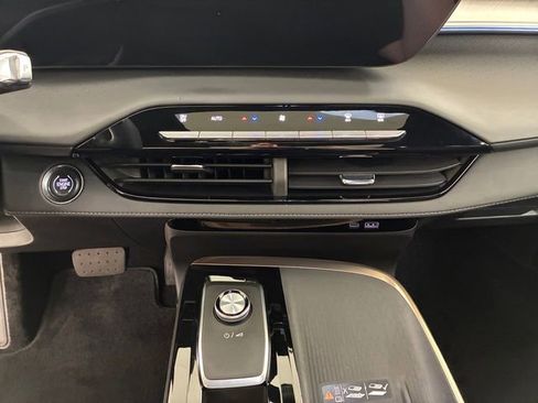 Used 2025 Buick Enclave Avenir w/ Super Cruise Package AWD/4WD image 21