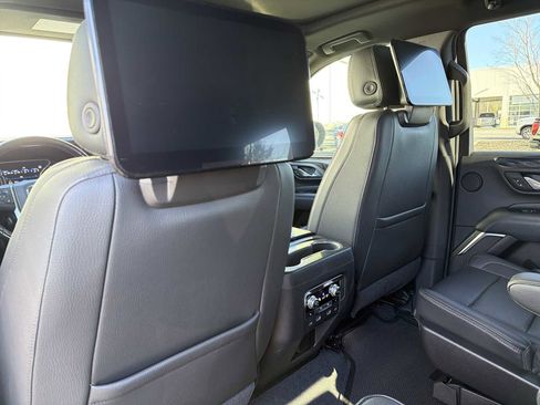 Used 2021 GMC Yukon Denali w/ Denali Premium Package image 23