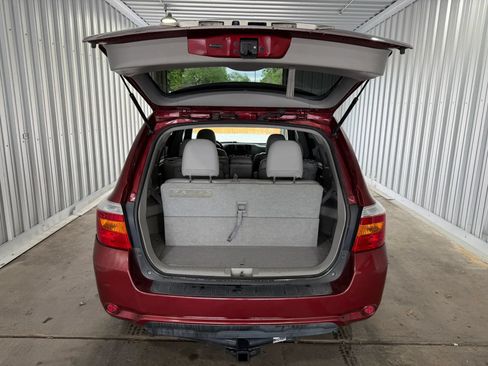 Used 2010 Toyota Highlander SE FWD image 17