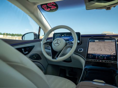 Certified 2023 Mercedes-Benz EQS 450+ 4MATIC Sedan image 18