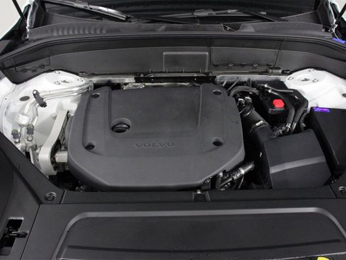 New 2025 Volvo XC90 B6 Plus image 12