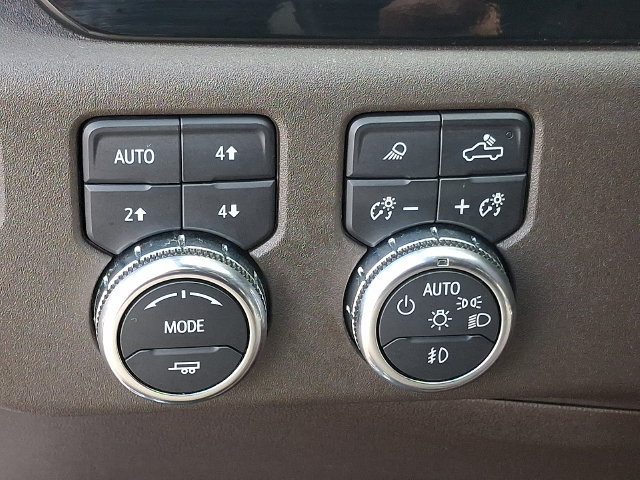 Used 2022 GMC Sierra 1500 SLT w/ SLT Premium Plus Package AWD/4WD image 24