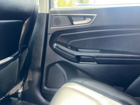 Used 2022 Ford Edge Titanium AWD/4WD image 28