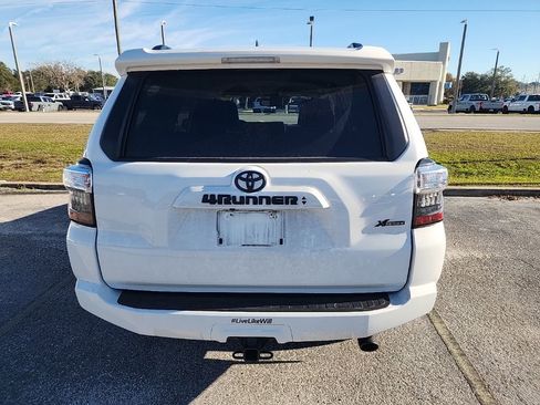 Used 2020 Toyota 4Runner SR5 image 4