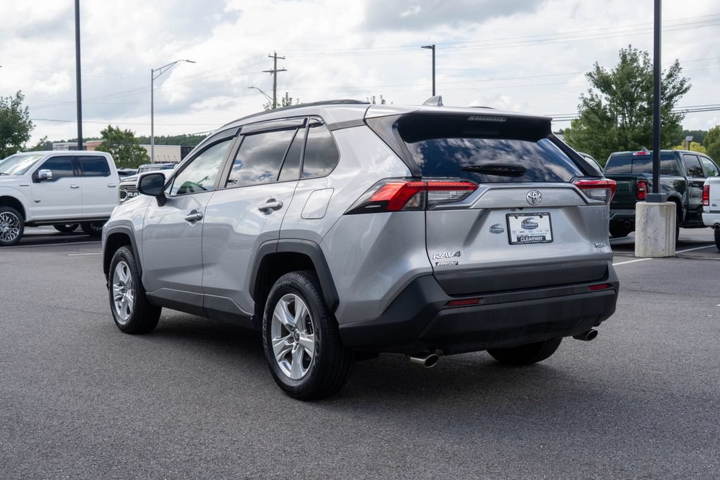 Used 2021 Toyota RAV4 XLE w/ Convenience Package FWD image 5