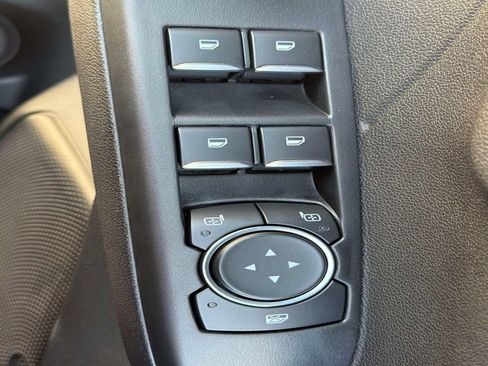 Used 2022 Ford Escape SE w/ SE Sport Appearance Package AWD/4WD image 19