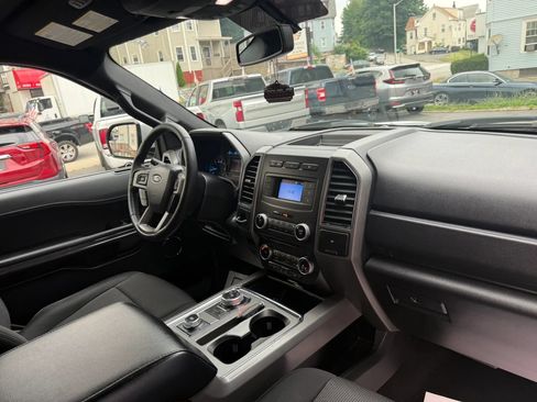 Used 2018 Ford Expedition XLT AWD/4WD image 16