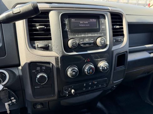 Used 2018 RAM 3500 Tradesman w/ Chrome Appearance Group image 41