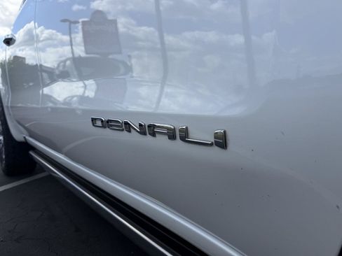 Used 2023 GMC Sierra 1500 Denali w/ Denali Reserve Package AWD/4WD image 11