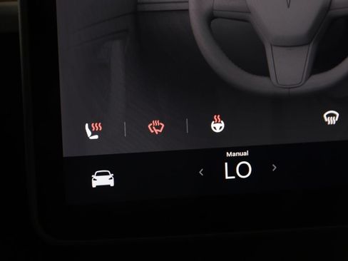 Used 2024 Tesla Model Y Long Range RWD image 8