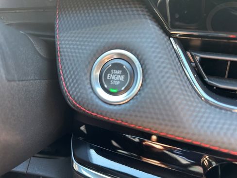 Used 2025 Chevrolet Equinox RS w/ Convenience Package III image 4