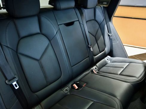 Used 2023 Porsche Macan S image 27