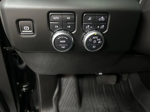 Used 2024 GMC Sierra 1500 Denali w/ Technology Package image 33