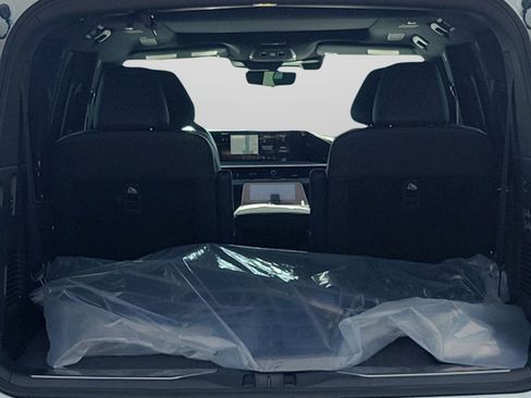 Certified 2026 INFINITI QX80 4WD w/ Sport Exterior Package image 5