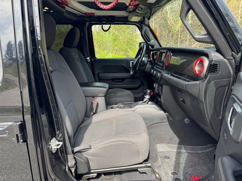 Used 2020 Jeep Gladiator Overland w/ LED Lighting Group image 20