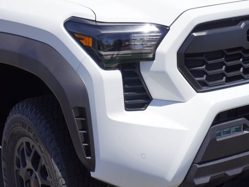 New 2026 Toyota Tacoma SR5 RWD image 3