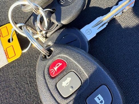 Used 2006 Pontiac Solstice Convertible w/ Premium Package image 35