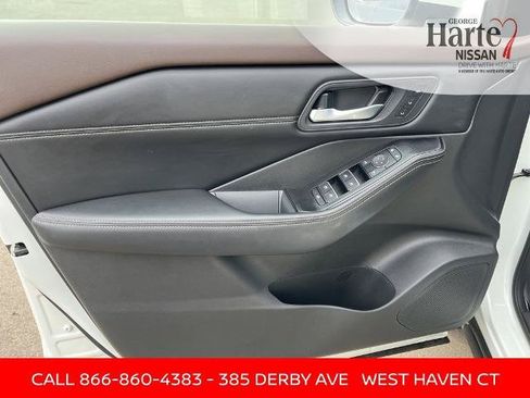 Certified 2023 Nissan Rogue SL w/ SL Premium Package AWD/4WD image 17