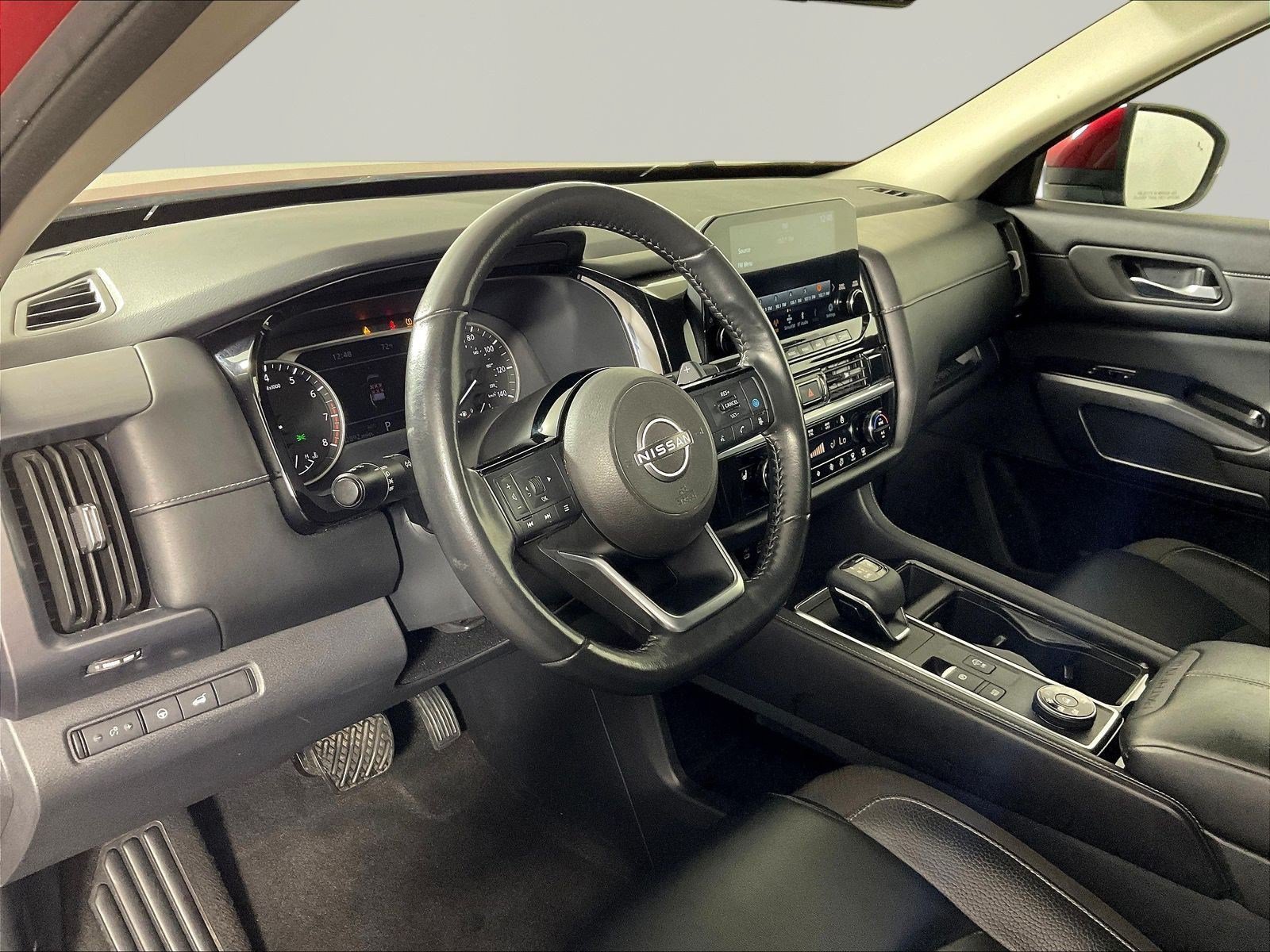 Used 2023 Nissan Pathfinder SL AWD/4WD image 17