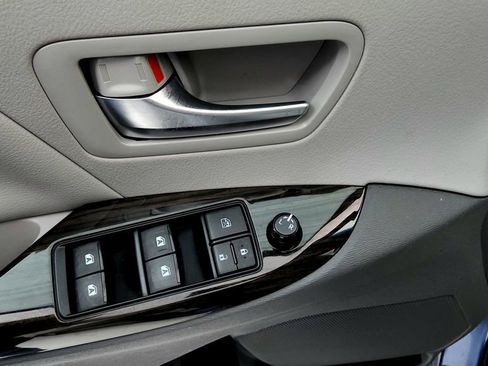 Used 2017 Toyota Sienna XLE FWD image 19