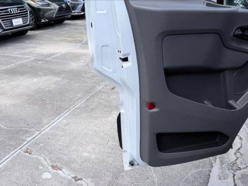 Used 2022 Ford E-Transit 148 High Roof RWD image 13