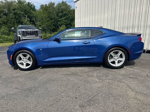 Used 2019 Chevrolet Camaro LT RWD image 9