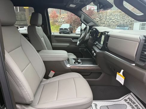 New 2026 GMC Sierra 2500 SLT w/ Max Trailering Package image 22