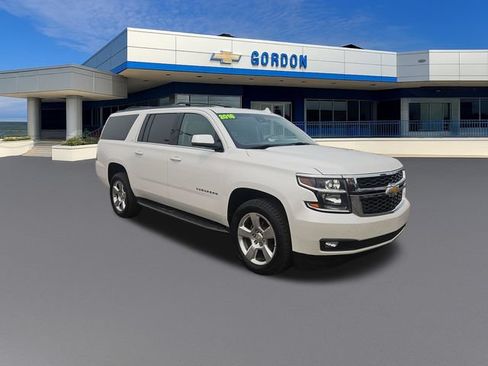 Used 2016 Chevrolet Suburban LT w/ Luxury Package AWD/4WD image 8