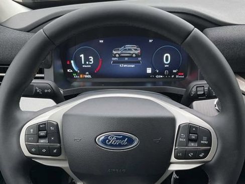 Used 2026 Ford Explorer Active AWD/4WD image 23