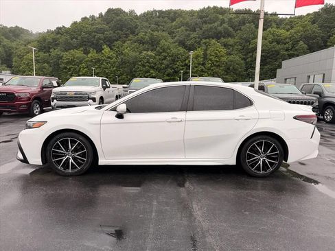 Used 2023 Toyota Camry SE w/ Audio Upgrade Package FWD image 8