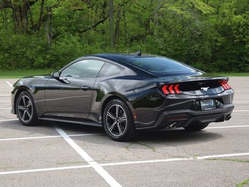 Used 2025 Ford Mustang Coupe RWD image 21