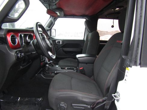 Used 2018 Jeep Wrangler Rubicon w/ Cold Weather Group image 10